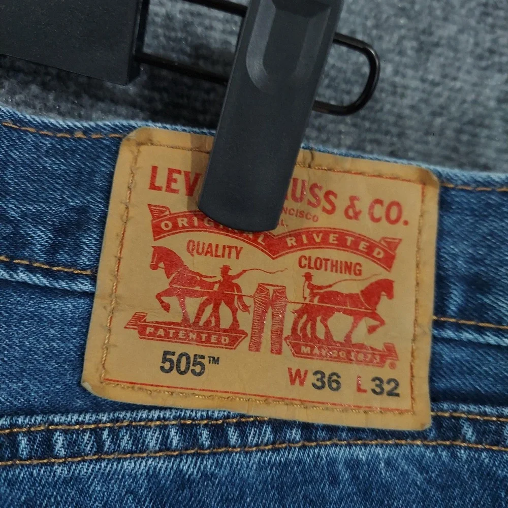 Levis 505 Jeans Mens 36x32 Blue Medium Wash Regular Straight Denim Pants Casual